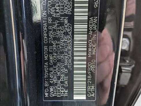 Used 2025 Toyota Prius LE image 24