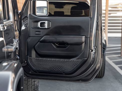 Used 2021 Jeep Wrangler Unlimited Rubicon w/ Trailer Tow Package AWD/4WD image 30