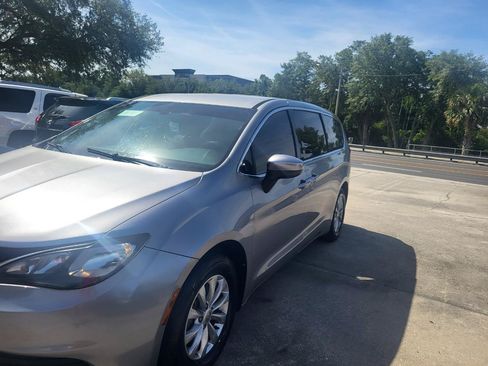 Used 2017 Chrysler Pacifica Touring w/ Tire & Wheel Group FWD image 73