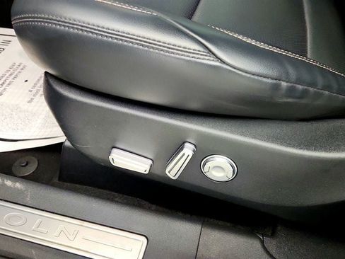 Used 2024 Lincoln Nautilus Premier AWD/4WD image 10