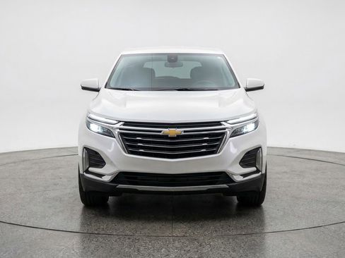 Used 2025 Chevrolet Equinox LT FWD image 2