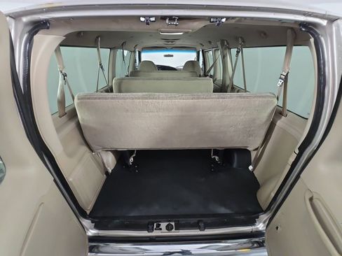Used 2002 Ford E-350 and Econoline 350 XLT image 16
