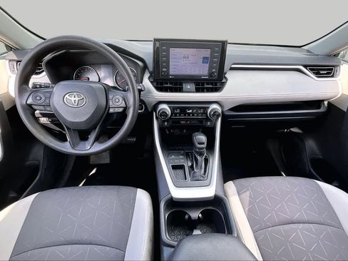 Used 2020 Toyota RAV4 XLE FWD image 14