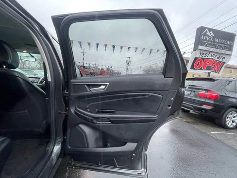 Used 2015 Ford Edge Titanium image 56