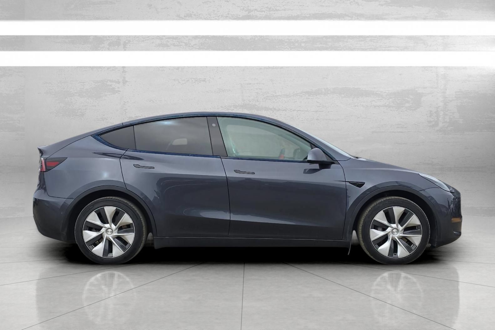 Used 2021 Tesla Model Y Long Range AWD/4WD image 3