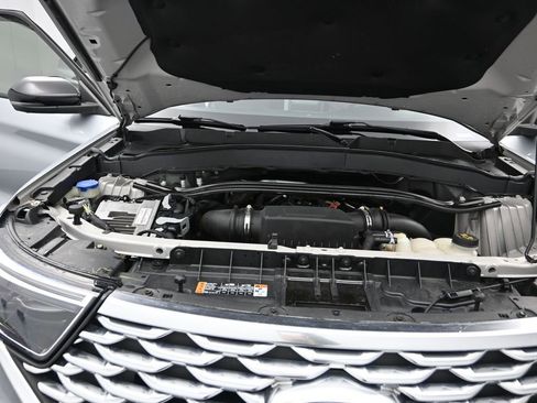 Used 2021 Ford Explorer Platinum w/ Equipment Group 601A image 38