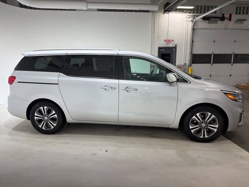 Used 2019 Kia Sedona SX image 5