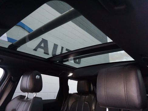 Used 2017 Land Rover Range Rover Sport HSE image 25