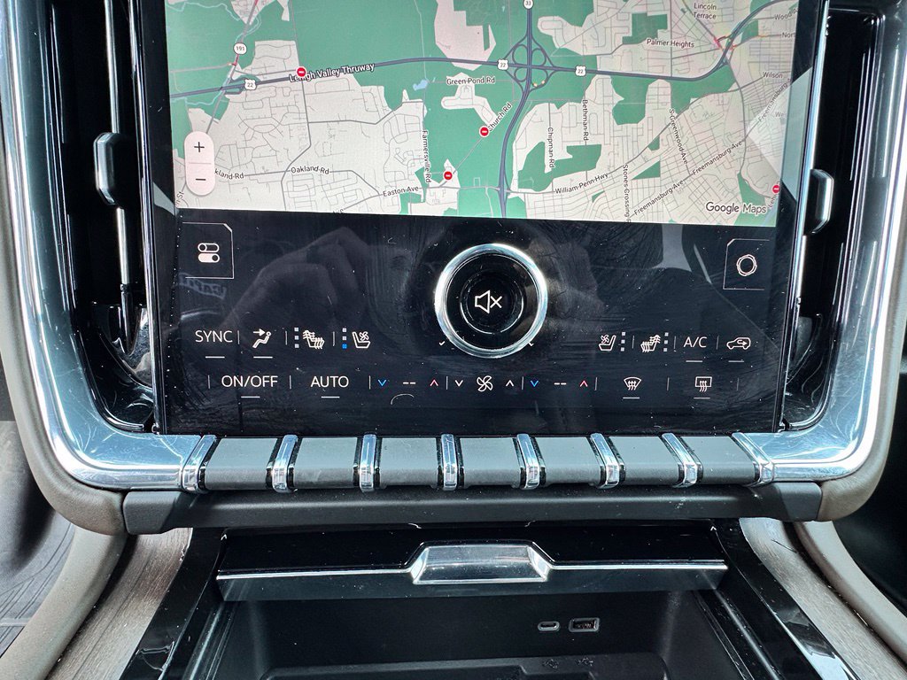 Certified 2025 GMC Yukon Denali Ultimate AWD/4WD image 36