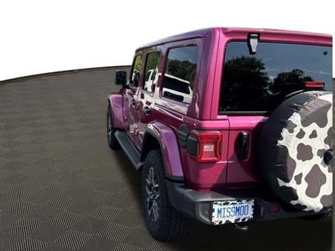 Used 2024 Jeep Wrangler Unlimited Sahara w/ Technology Group AWD/4WD image 7