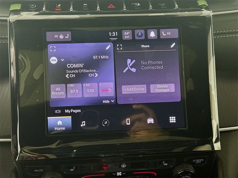 New 2025 Jeep Grand Cherokee Altitude image 13