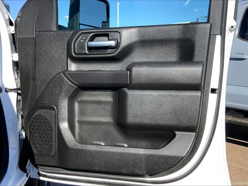 Used 2025 Chevrolet Silverado 2500 W/T image 23