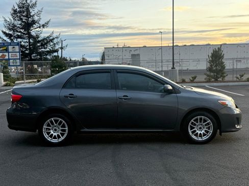 Used 2011 Toyota Corolla LE FWD image 6