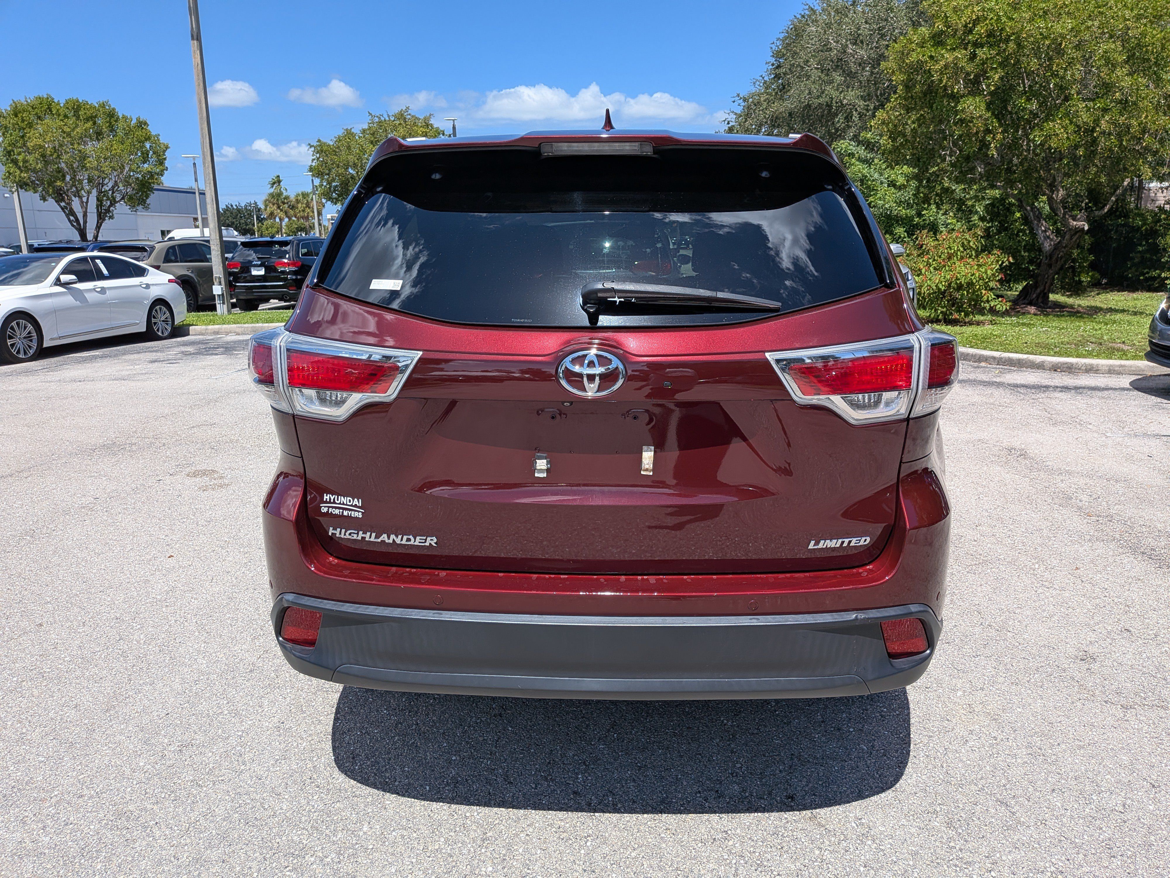 Used 2015 Toyota Highlander Limited w/ Driver Technology Package FWD image 5