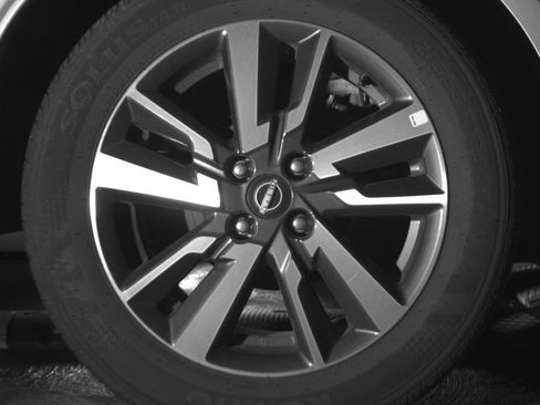 Used 2025 Nissan Versa SV image 15