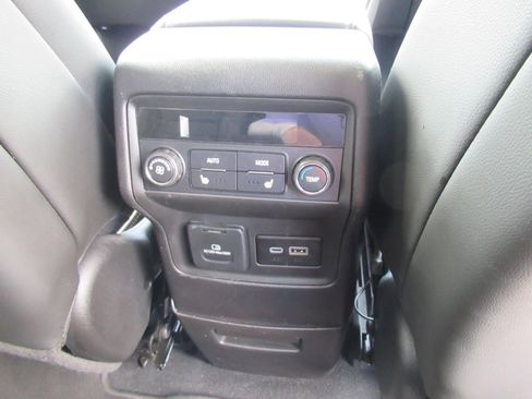 Used 2023 GMC Acadia Denali AWD/4WD image 32
