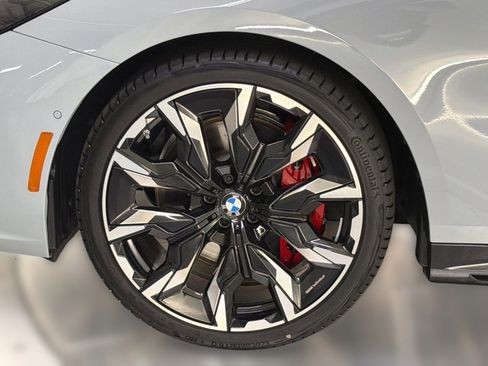 New 2026 BMW 540i xDrive w/ M Sport Package AWD/4WD image 12