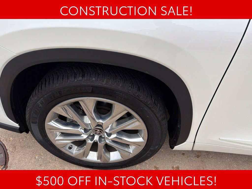 Used 2020 Toyota Highlander Limited FWD image 39