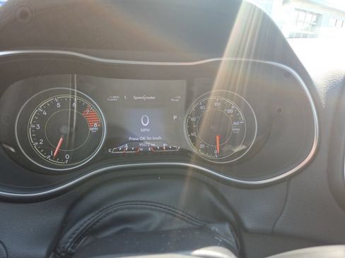 Used 2020 Jeep Cherokee Limited AWD/4WD image 23