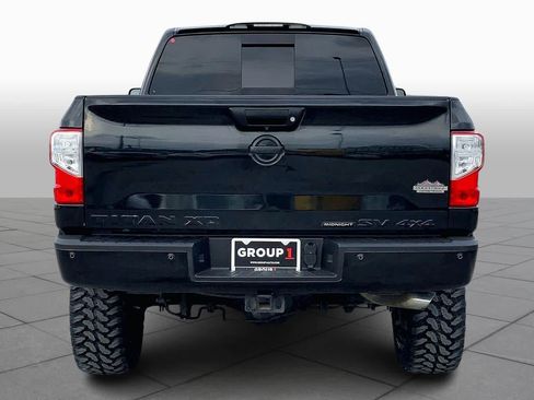 Used 2019 Nissan Titan SV w/ SV Convenience Package image 4
