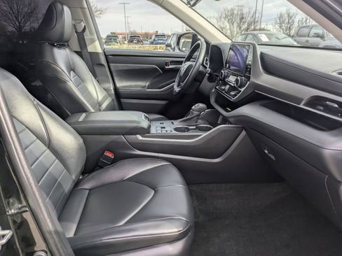 Used 2023 Toyota Highlander XLE image 33