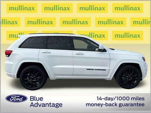 Used 2020 Jeep Grand Cherokee Altitude RWD image 2