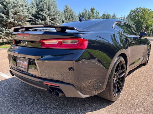 Used 2018 Chevrolet Camaro SS RWD image 31