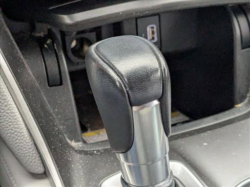 Used 2018 Honda Accord Touring image 10