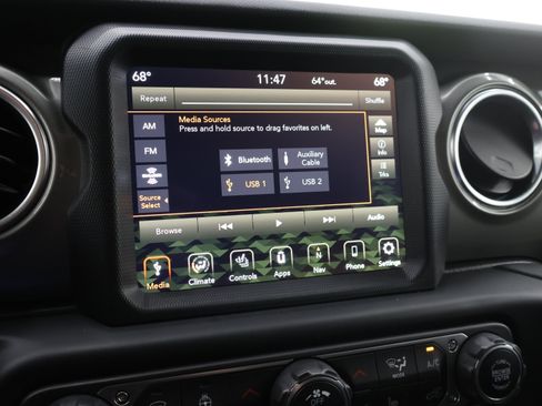 Used 2022 Jeep Wrangler Unlimited Sahara w/ LED Lighting Group AWD/4WD image 46