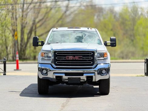 Used 2015 GMC Sierra 2500 SLT w/ Suspension Package, Off-Road AWD/4WD image 3