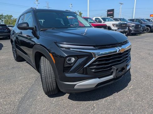 Used 2024 Chevrolet TrailBlazer LT w/ Convenience Package AWD/4WD image 13