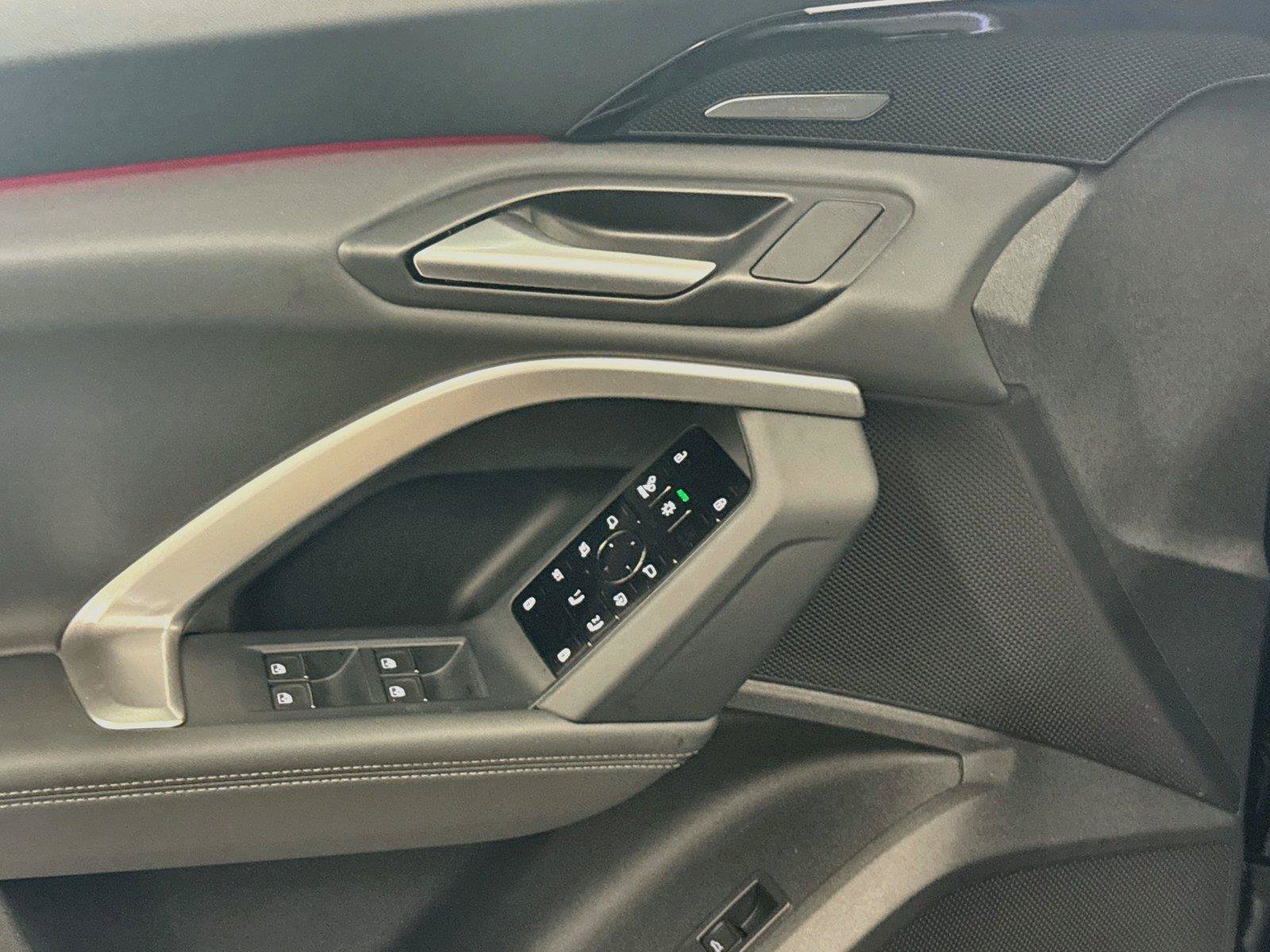 Certified 2025 Audi Q5 Premium Plus w/ Premium Plus AWD/4WD image 18