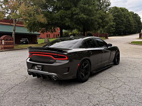 Used 2018 Dodge Charger SRT w/ Harman/Kardon Audio Group RWD image 5