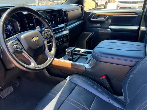 Used 2024 Chevrolet Silverado 1500 High Country w/ Technology Package AWD/4WD image 16