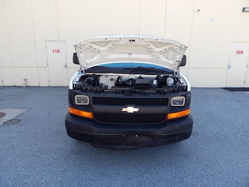 Used 2005 Chevrolet Express 1500 image 31