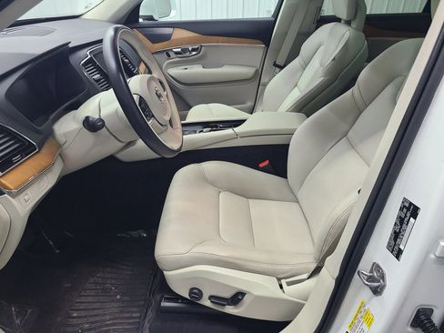 Used 2022 Volvo XC90 T6 Momentum w/ Advanced Package AWD/4WD image 23