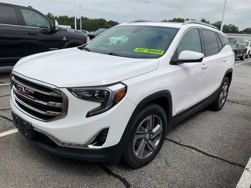 Used 2021 GMC Terrain SLT w/ Infotainment Package II AWD/4WD image 3