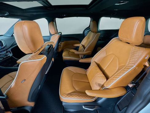 New 2026 Chrysler Pacifica Pinnacle image 29