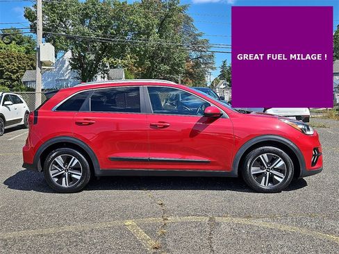 Certified 2022 Kia Niro LXS image 8