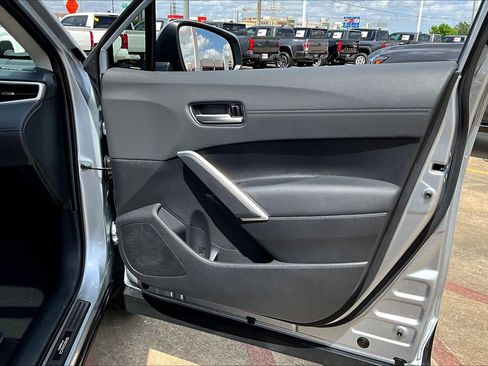 Used 2024 Toyota Corolla Cross XLE w/ Convenience Package image 23