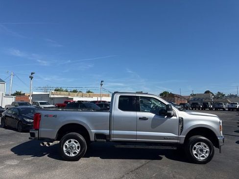 Used 2024 Ford F350 XLT AWD/4WD image 6