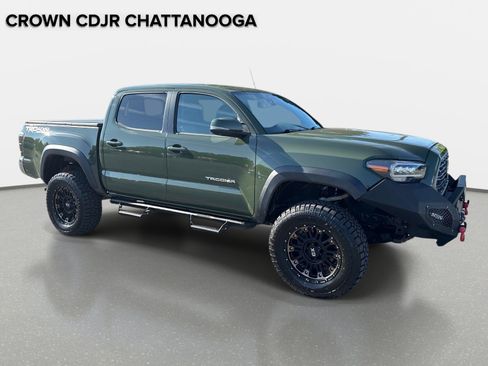 Used 2021 Toyota Tacoma TRD Off-Road AWD/4WD image 2