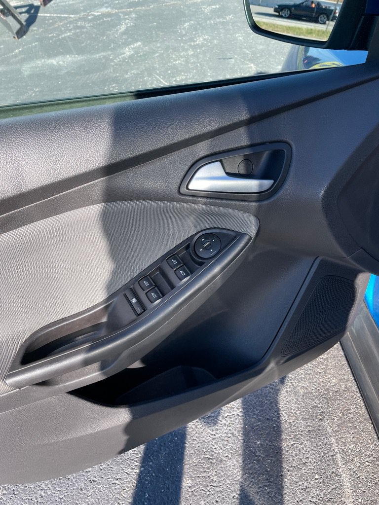 Used 2012 Ford Focus SE FWD image 11