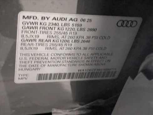 New 2025 Audi Q3 2.0T Premium image 19