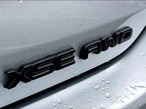 Used 2022 Toyota Highlander XSE image 8