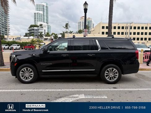 Used 2022 GMC Yukon XL SLT w/ SLT Luxury Package AWD/4WD image 2