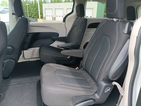 Used 2023 Chrysler Voyager LX FWD image 16