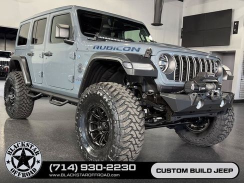 Used 2025 Jeep Wrangler Unlimited Rubicon 4xe w/ Convenience Group AWD/4WD image 3