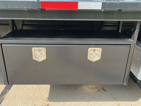 Used 2019 Ford F650 2WD Regular Cab Super Duty image 9
