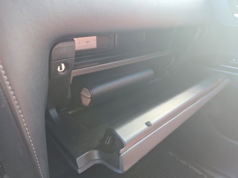 Used 2020 Lexus LX 570 4WD w/ 3rd Row & Luxury Pkg image 39